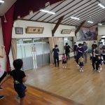 まず始めに、みんなで♪ジャングルぐるぐる♪を踊ったよの様子