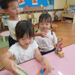 好きな遊びを楽しみの様子