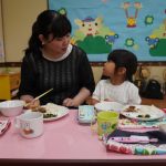 給食おいしいね♪の様子