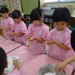 お月見団子作り♪の様子