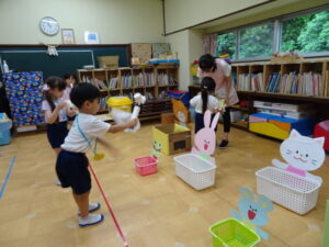 うさぎの的をねらって…ぽん！の様子
