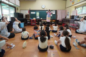 なぜしっかり噛むと良いのか教えていただきましたねの様子