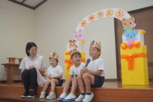 インタビューにもたくさん答えました♪の様子